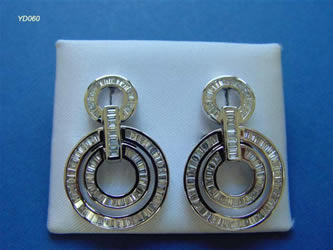 pendientes con brillantes joyas personalizadas
