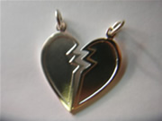 corazon partido relieve