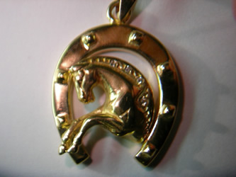 colgante herradura-caballo